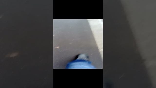 В пол смотреть
