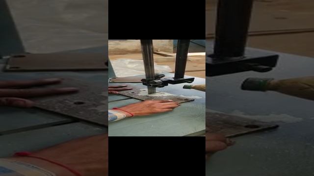 Вертикальный ленточнопильный станок