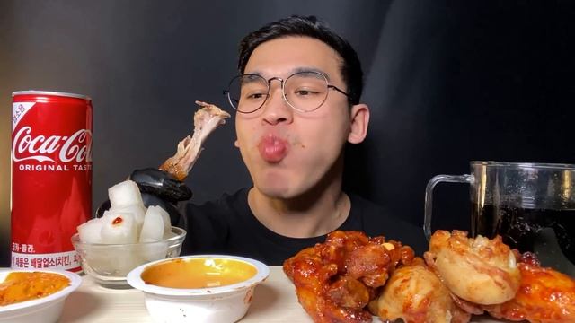 ASMR SPICY ORIGINAL CHICKEN LEGS 🍗 ONE BITE MUKBANG 굽네치킨 볼케이노 매운 맛있는 닭다리 반반치킨 한입만 먹방