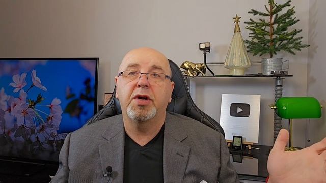 Объявлено военное положение в Южной Корее. Проект отставки Умерова.