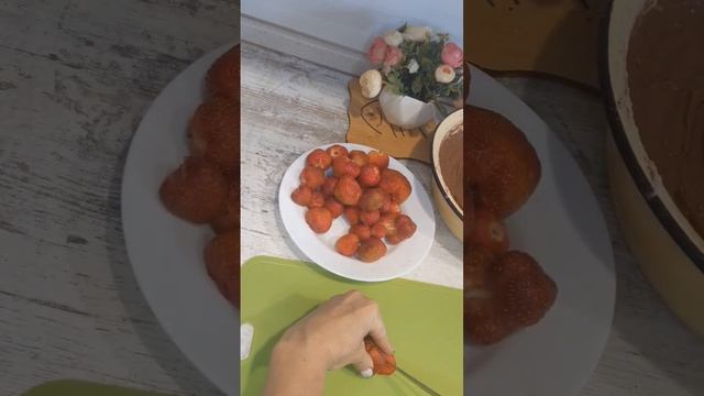Шоколадный пирог с клубникой без яиц и молочных продуктов #vegan #постнаявыпечка #постныйпирог