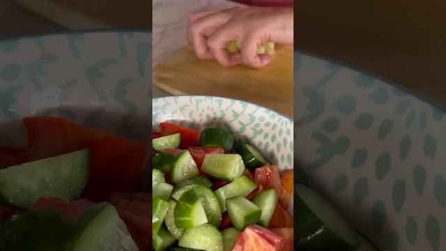 Greek Salad Recipe with Heirloom Tomato and Feta #greeksalad #cleaneating #shortsfood #saladrecipe