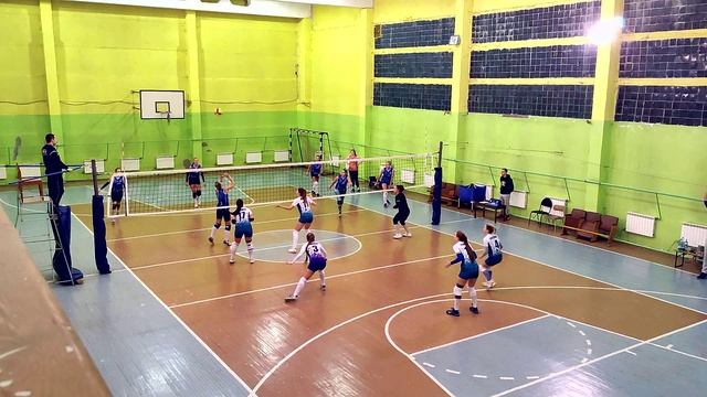 Отличная атака! Шеремета Евгения пасует, Соколовская Мария забивает!