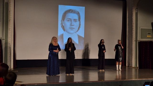 "Поговори со мною, мама" - Любовь Сологубова, Мария Вербина,  Ирина Смык, Татьяна Севрюткина.