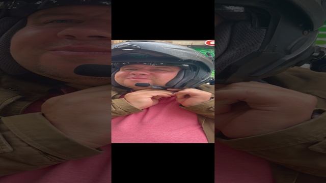 Надевание шлема нам дается с трудом