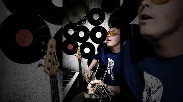 Пою колыбельную для себя.