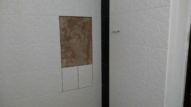 Что делать если плитка отошла от стены.