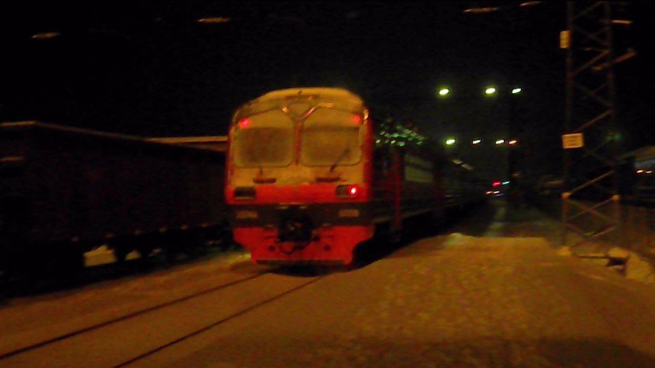 Электропоезд ЭД9М-0056. Отправление.