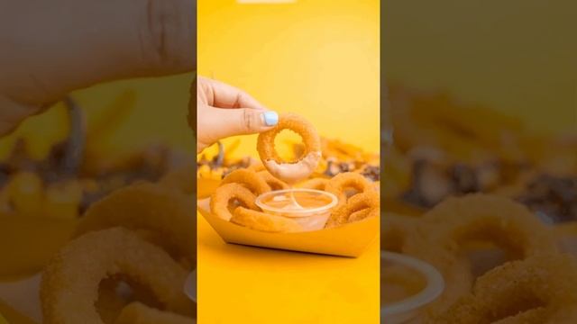 these crispy onion rings are more delightful when you dip it 😘