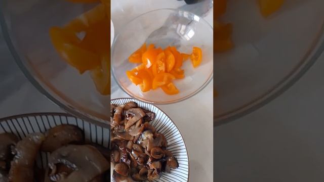 Жаренные грибы с баклажанами очень вкусно👍👍👍👍👍👍👍
