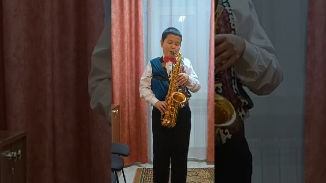 Кожояров Эльдар ДШИ г.Северобайкальск  Р. Глиэр Романс