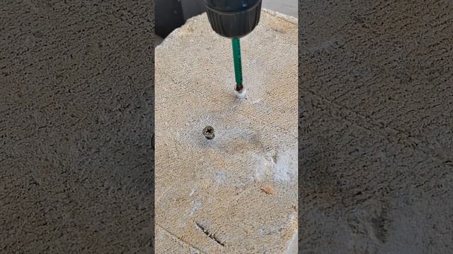 Дюбели распорные металлические