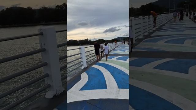 Гуляем по загадочному  пирсу в Раваи 🌴