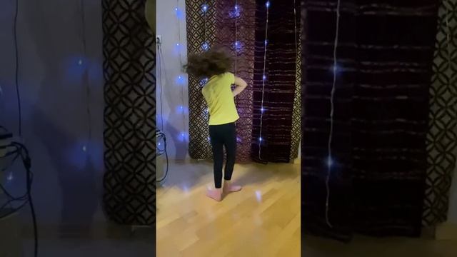 Bananas 2 Go Go! Танцуй со мной )))