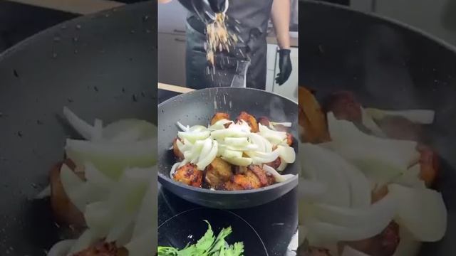 Вариант приготовления картофеля с мясом🥩