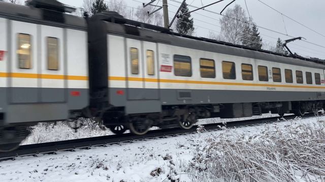 Электропоезд ЭП2Д-0059 пл.Хлюпино до ст.Лобня. 04.12.2024.