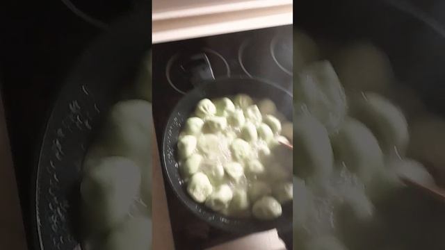 я жарю хинкали зеленые