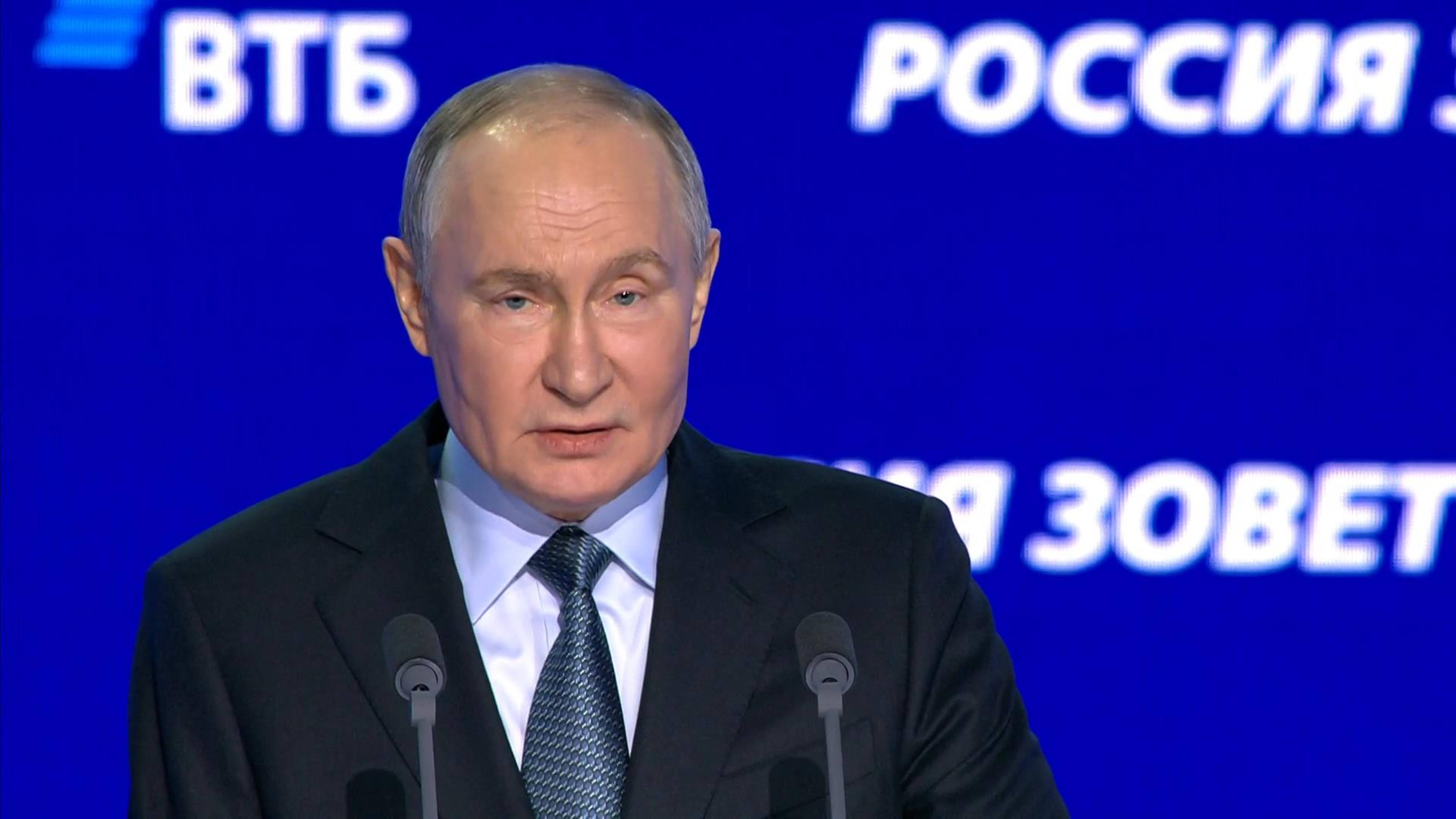 «Это не призыв, не пожелание, а руководство к действию!»: Путин призвал сдерживать инфляцию в России