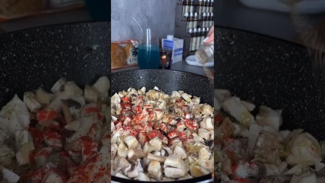 Жульен в булочках с курицей и грибами🍗🍄🟫