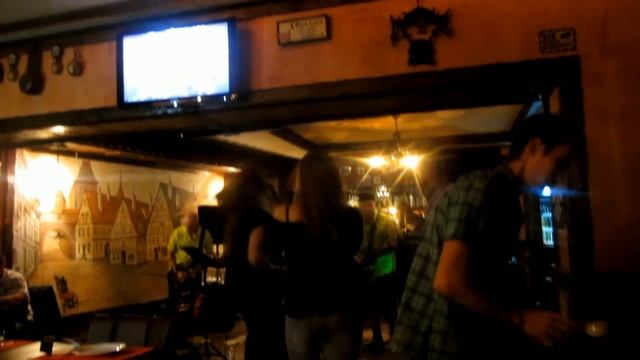 кавер группа АНАНАС "baila morena" баварский двор