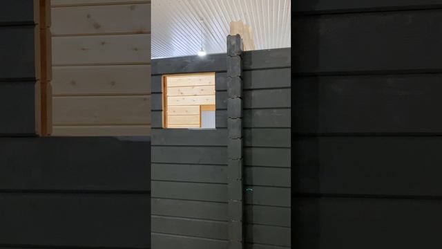 Баня  Ukko 8,5х4 (м) с большой крытой террасой. Подготовка на производстве