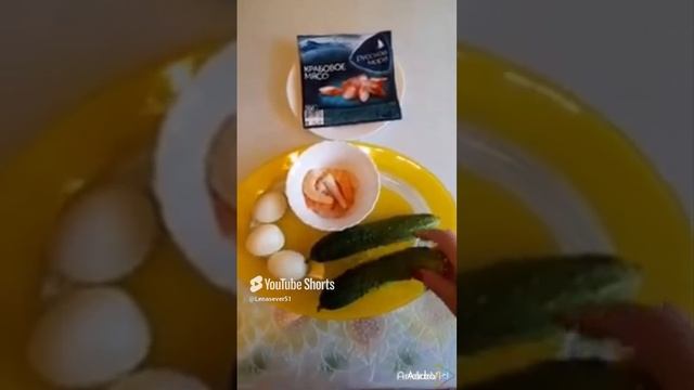 Салат с крабовыми палочками.Легко и вкусно!