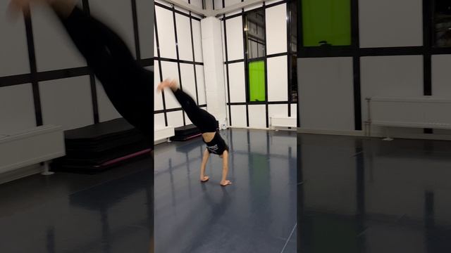 Любимый курс акро студии АС