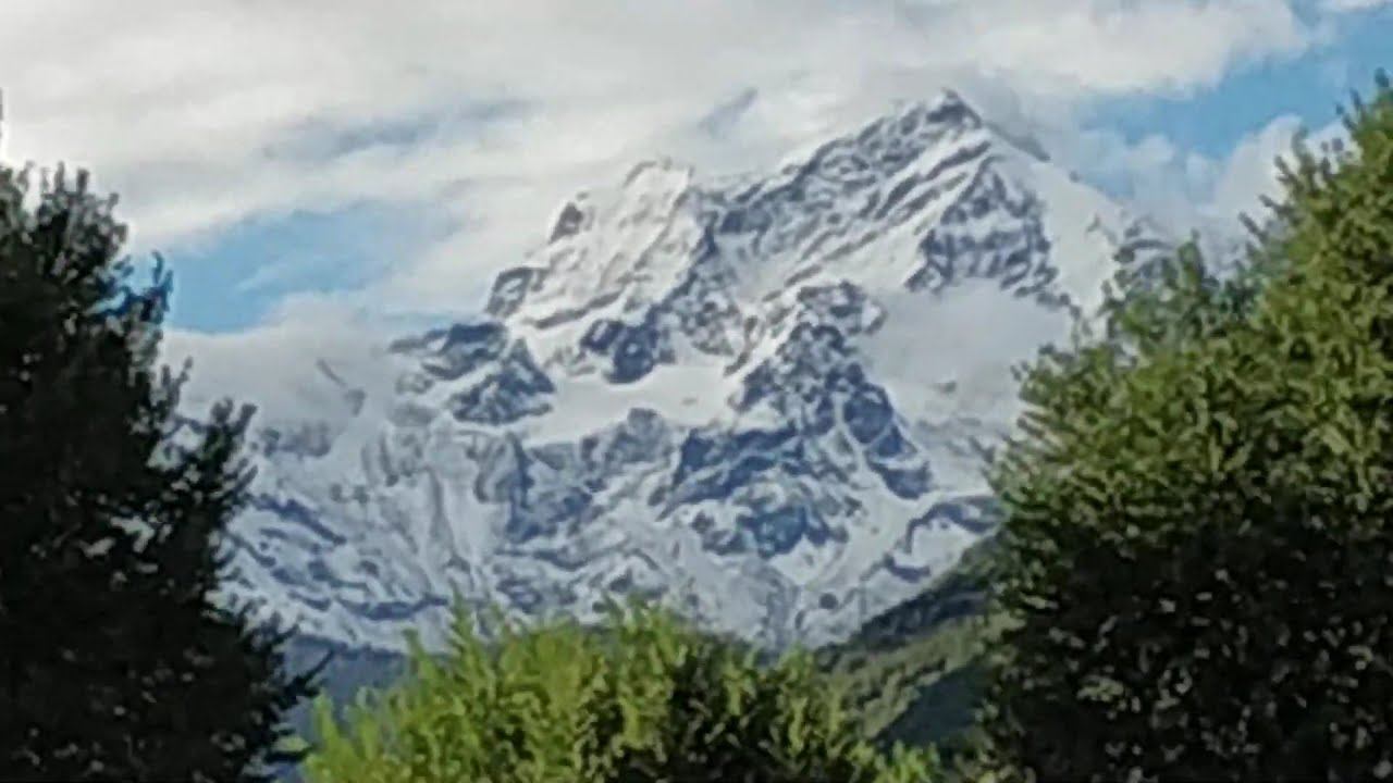 Горнолыжный курорт Aosta (Аоста) в Италии возле Швейцарии