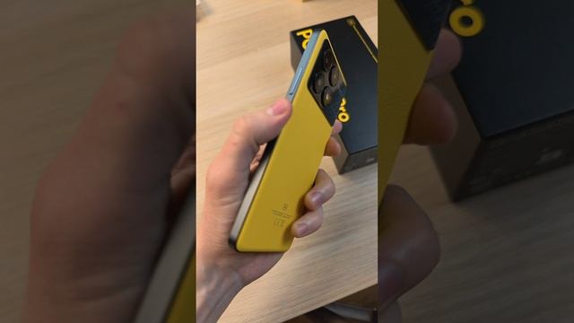 ЖЁЛТЫЙ POCO X6 PRO ЭКОКОЖА