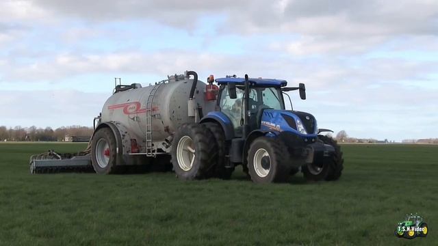 Gras bemesten/JACO Double Twift 12500. Mts. Adriaans Nieuw Beerta.