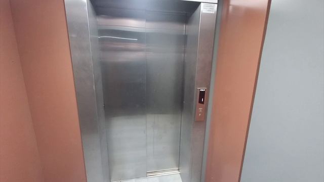 На надземных переходах на улицах Шишкова, Крынина и Загоровского, наконец-то заработали лифты