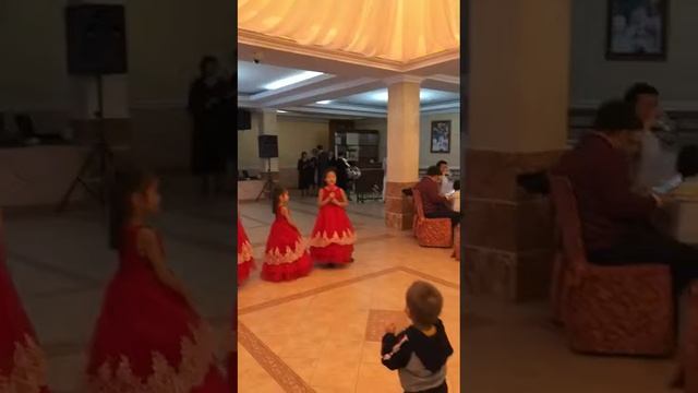 Сәния мен Кәмиля. Ертегі әлемі әні. 2019 жыл