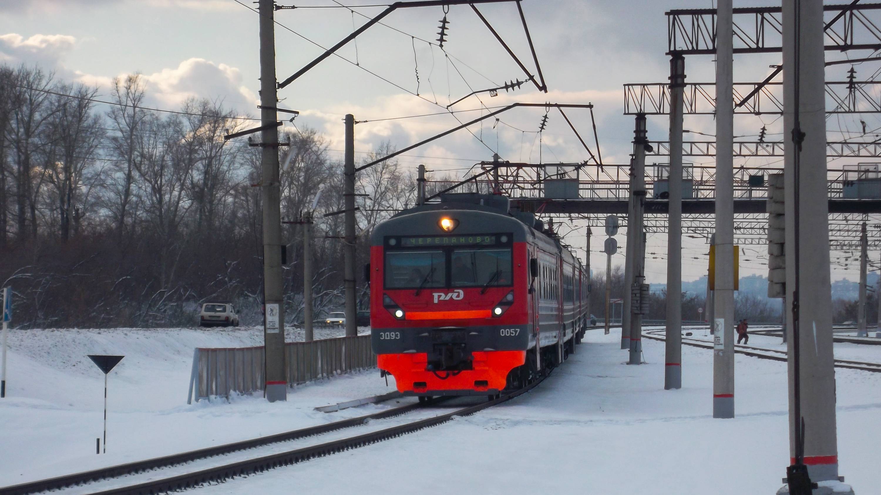 Электропоезд ЭД9Э-0057