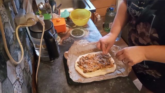 Расстегай с капустой и грибами!!!👍😋