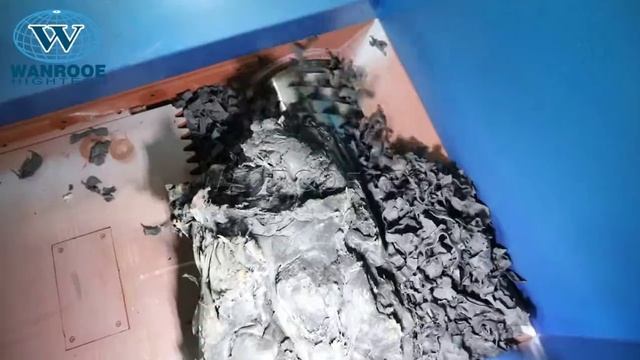 Одновальный шредер для измельчения пластиковых комков, смывов и дефектов