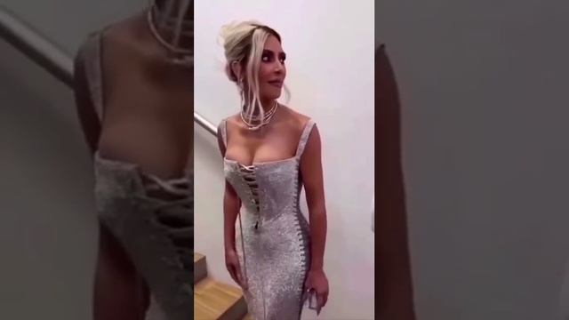 тяжело быть красивой