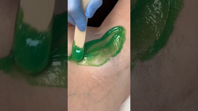Депиляция воском подмышек от технолога сети студий депиляции WAX BAR - Надежды Марковой!