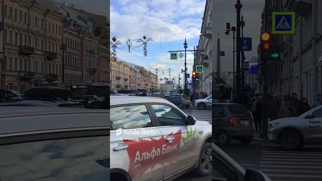 Санкт-Петербург. 03.12.2024. Невский проспект в Новогодних украшениях, вид от ул.Марата