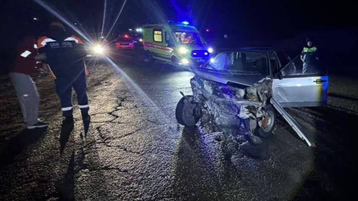 На подъезде к Ставрополю столкнулись две «Лады»