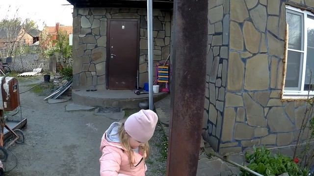 ЖИВЕМ В ДЕРЕВНЕ!!ПОГОДА НАСТРАИВАЕТСЯ!!!ПОКОСИЛ ТРАВУ!!!Деревенский влог