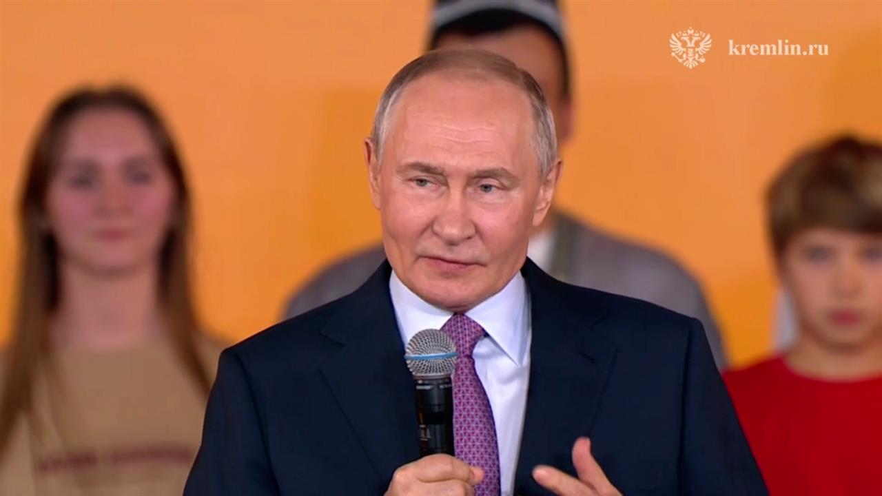 Путин наградил Марию Карпенко, помогавшую при эвакуации людей в Судже