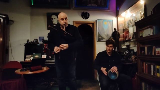Волынка в Булгаковском доме на вечере памяти поэтов Евгения Мякишева и Михаила Болдумана