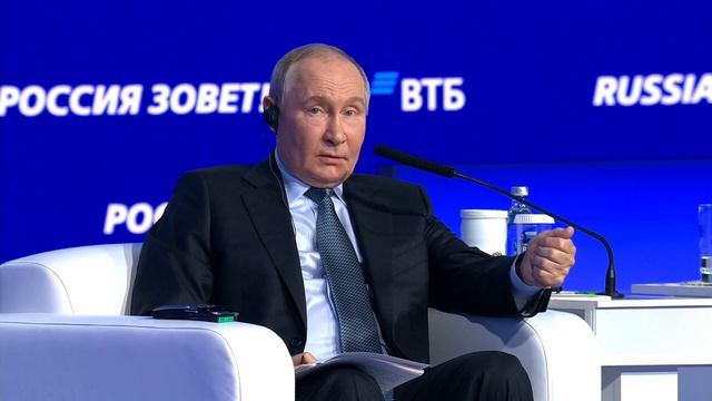 «Все с этим согласны»: Владимир Путин рассказал о работе БРИКС по созданию платежной системы