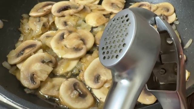 Жареная рыба всегда сочная!я готовлю только по этому рецепту!!!