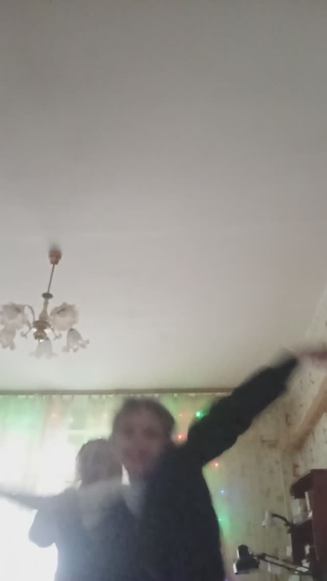 Тусовка дома у подруги чек)