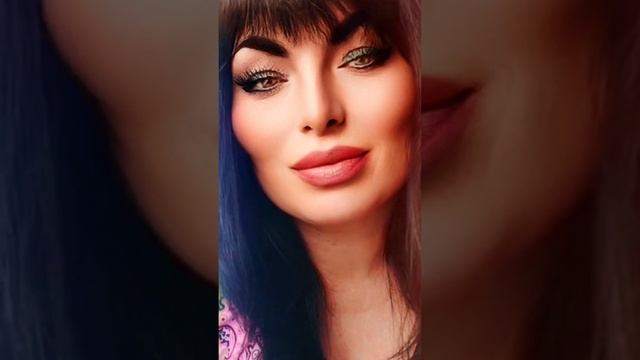 В её зелёных глазах...