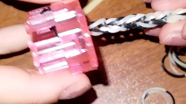 Браслет из резинок рыбий хвост