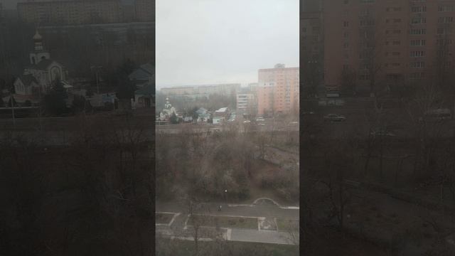 У нас Волгодонске пошёл снег
