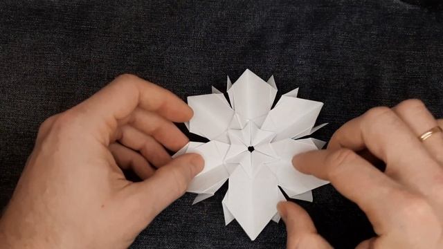 Top Paper Snowflakes - Christmas Decorations - Window Decoration