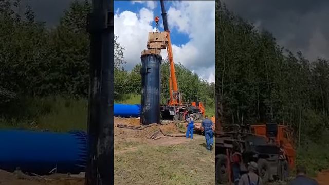 +7 (985) 185-77-77 Услуги бурения. На видео Погружение многогранной опоры д1600мм